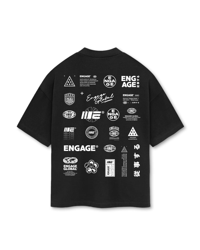 Camiseta grande com letreiro Engage (preta)