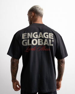 Camiseta grande Engage 'Levels Above' (preta)