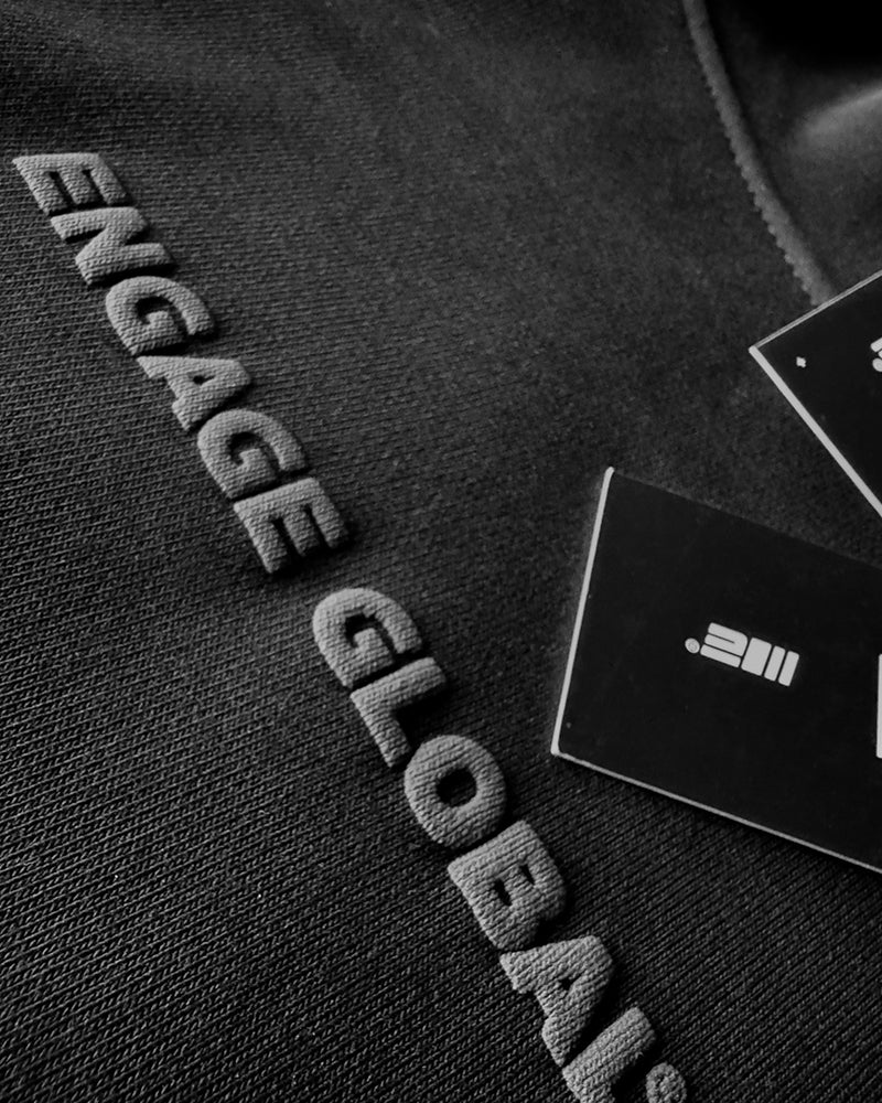 Moletom com capuz Engage Global 'Black Out'
