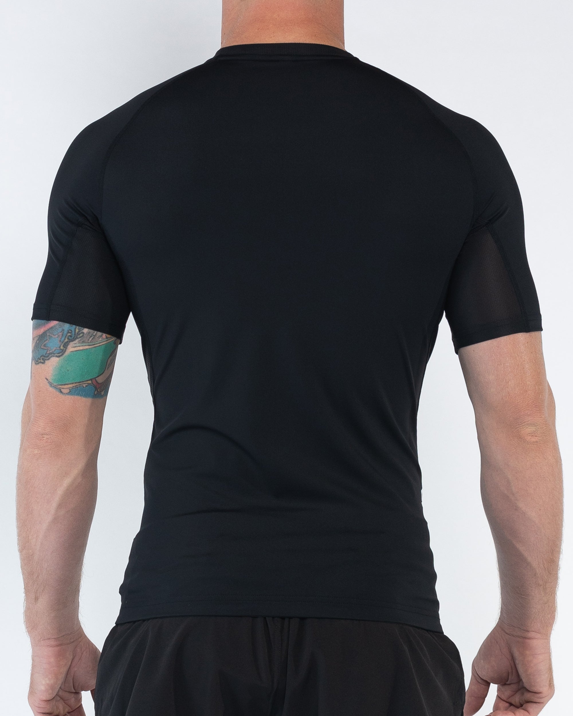 Rash Guard de manga curta Essential Series